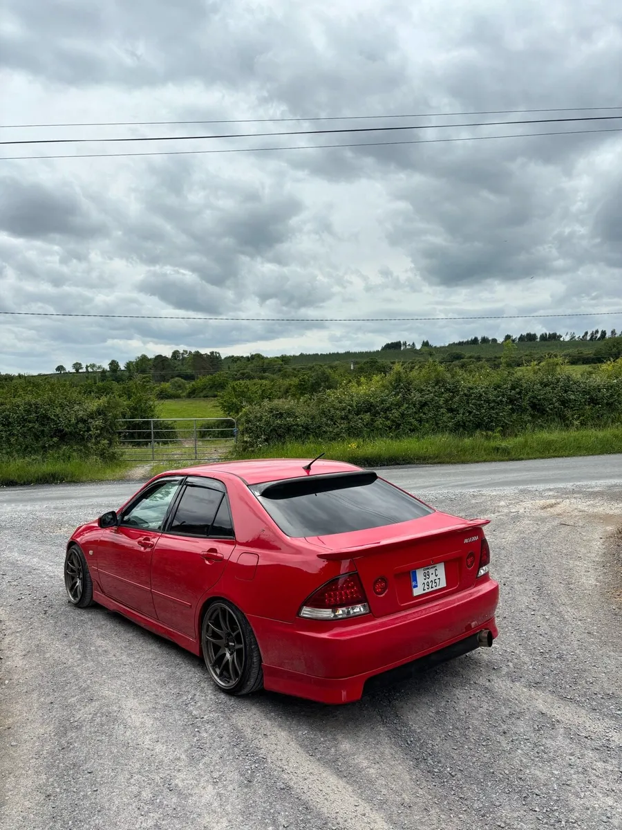 Toyota altezza - Image 4