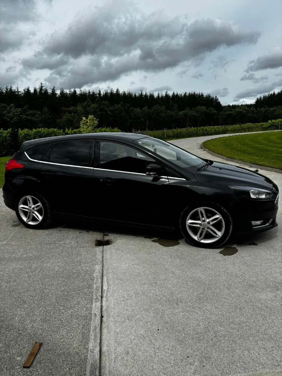Ford Focus 2015 - Image 2