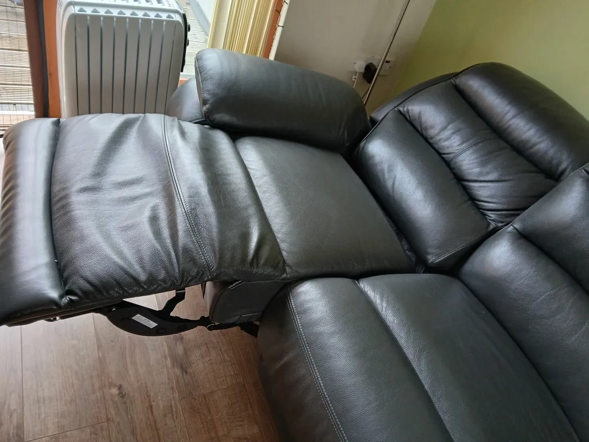 3 piece leather power reclining sofa - Image 4