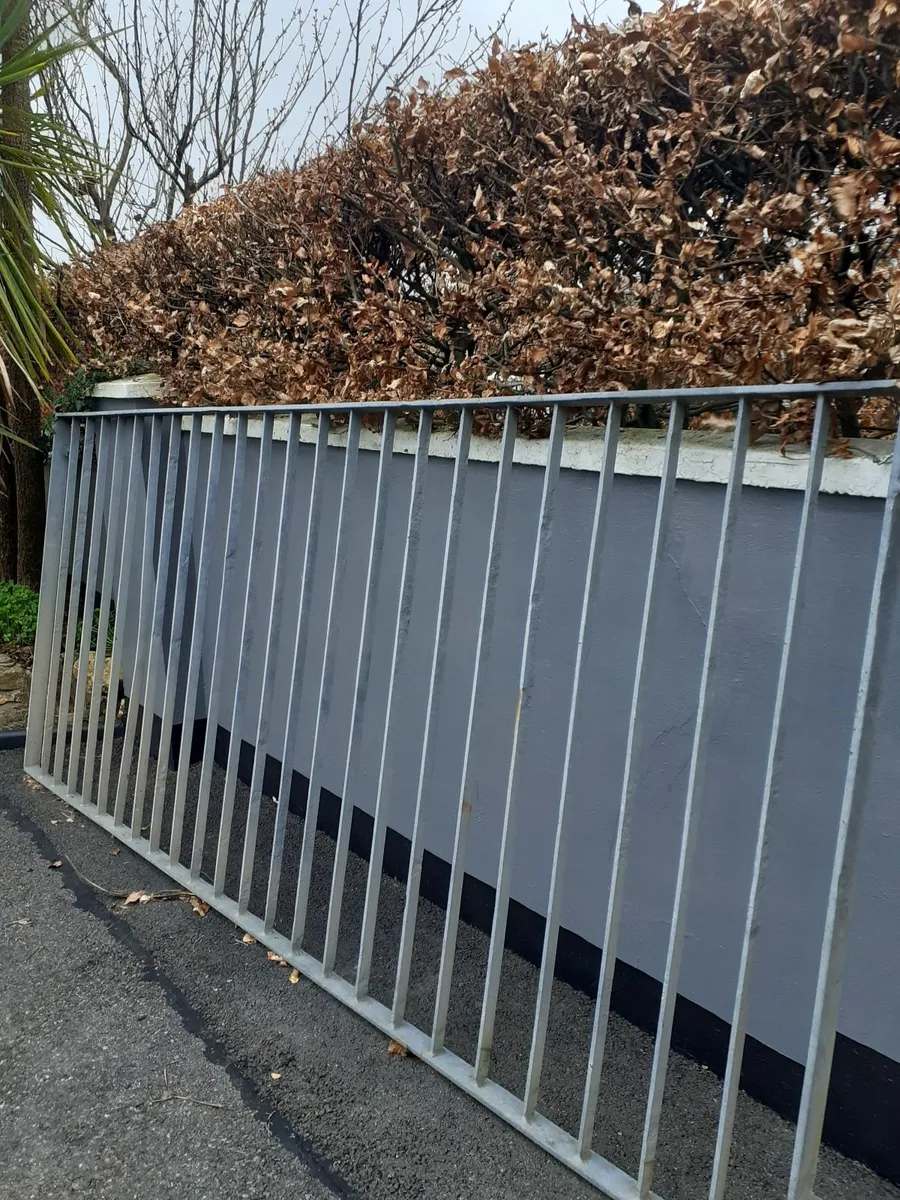 Gate - Image 3
