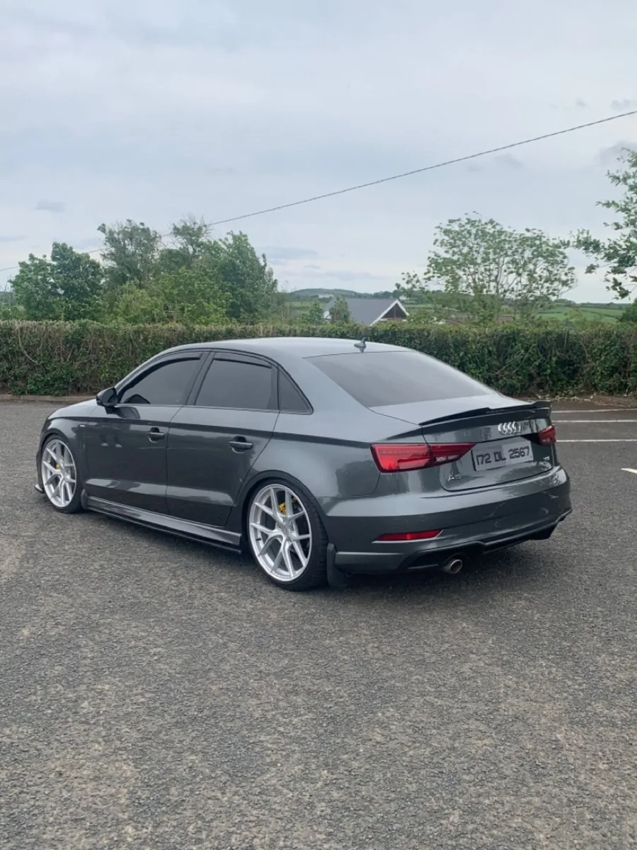 Audi A3 S-line Black Edition 1.6 TDI - Image 2