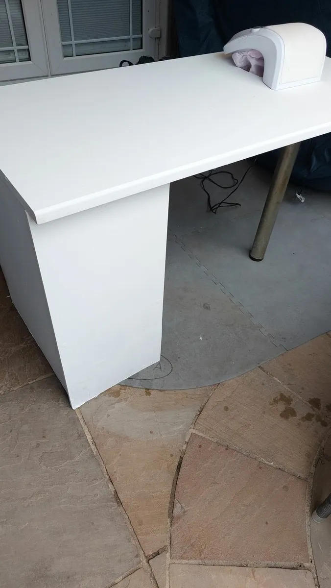 Nail Table - Image 3