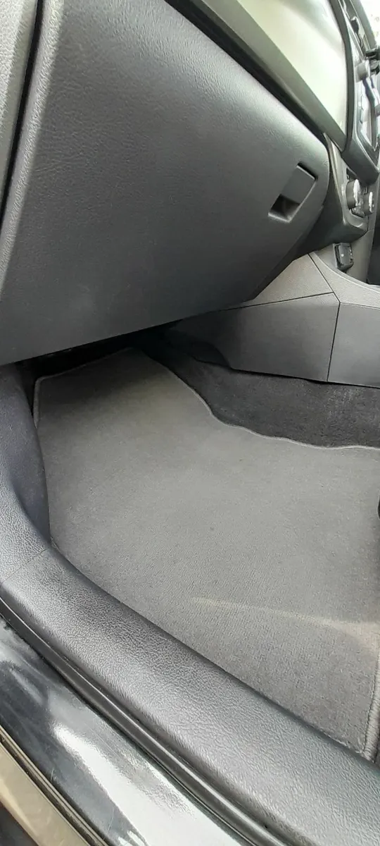 Toyota Auris Luna 2014 D-4D Automatic - Image 3