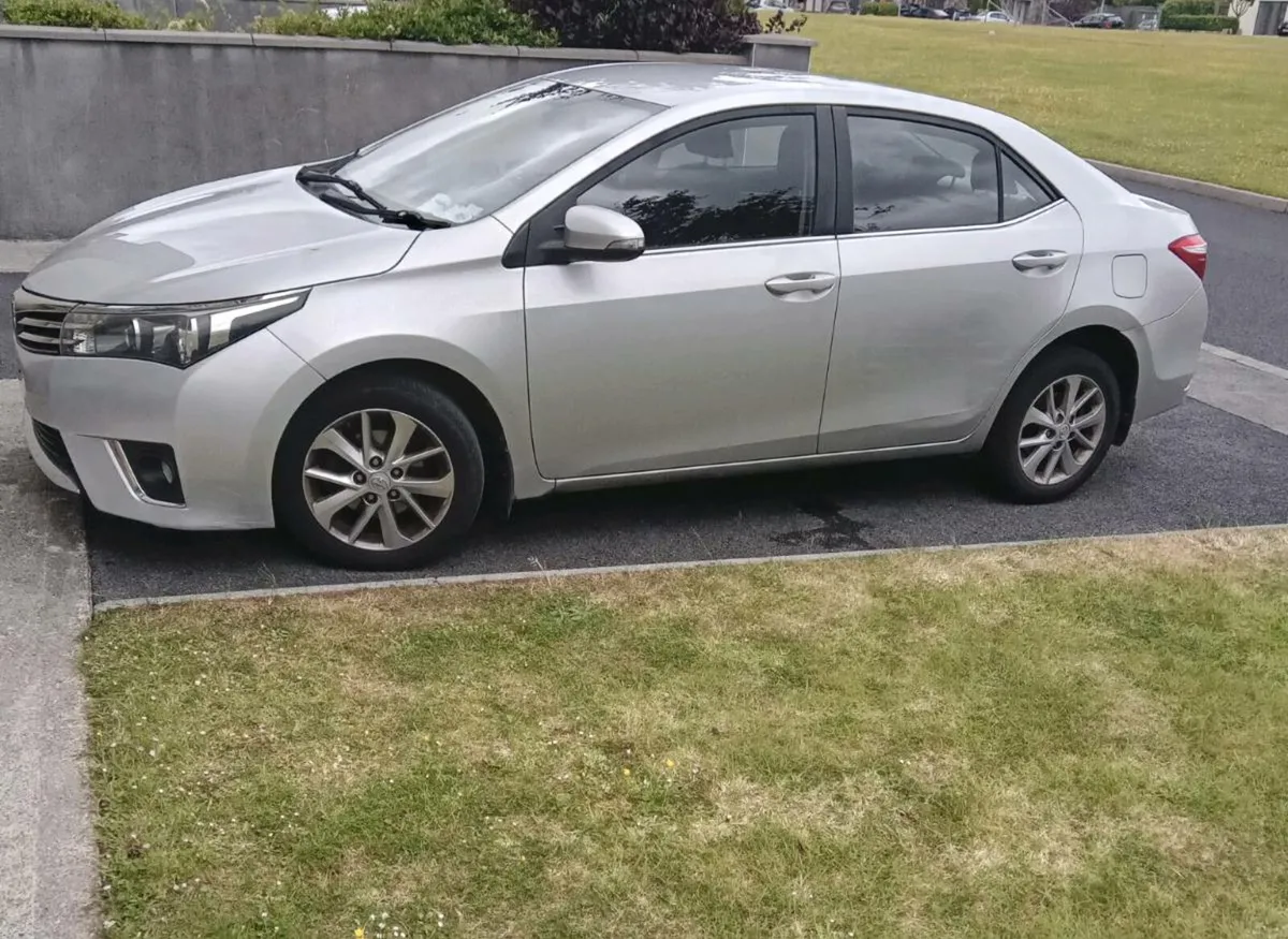 Toyota corolla - Image 1