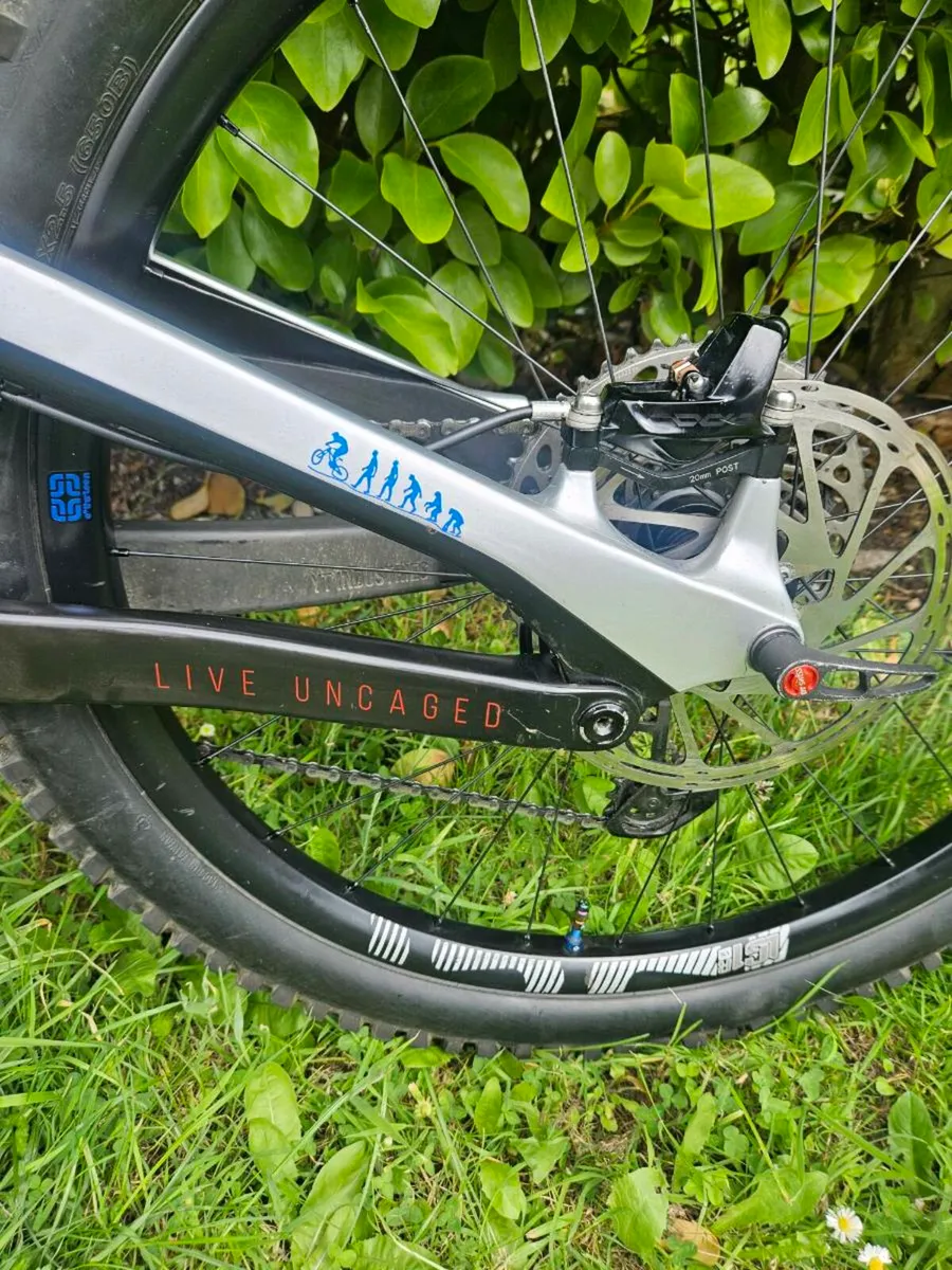 YT CAPRA RACE PRO - Image 2