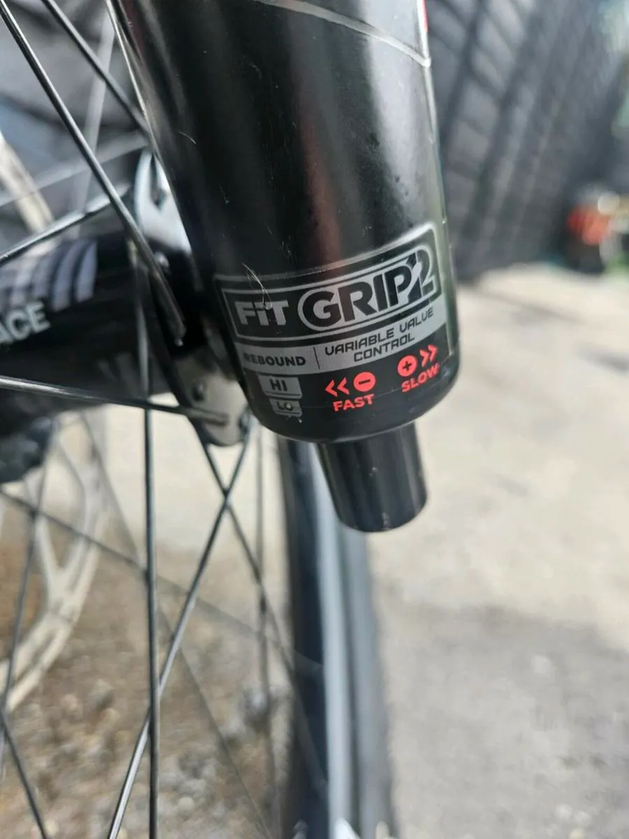 YT CAPRA RACE PRO - Image 3