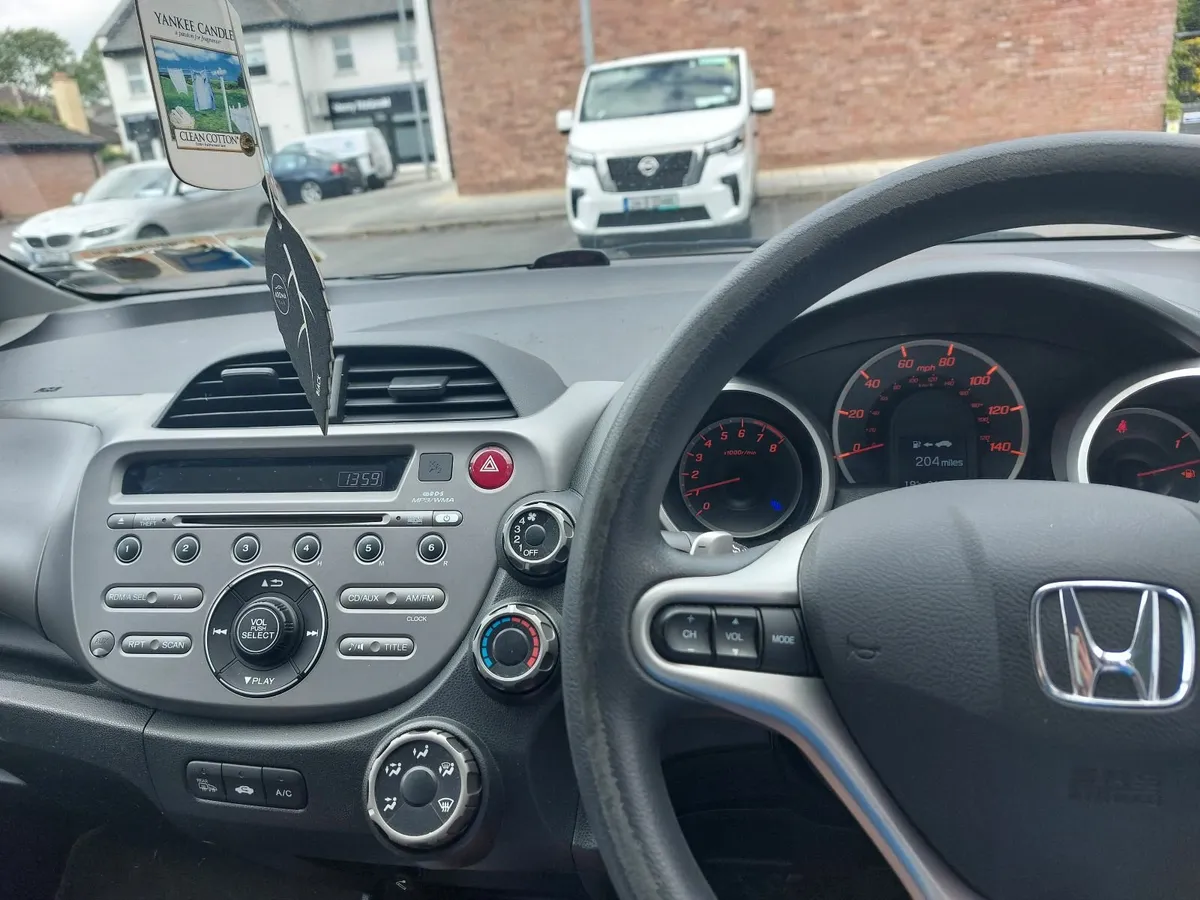 Honda Jazz 2010 1.3L Automatic Low miles... - Image 2