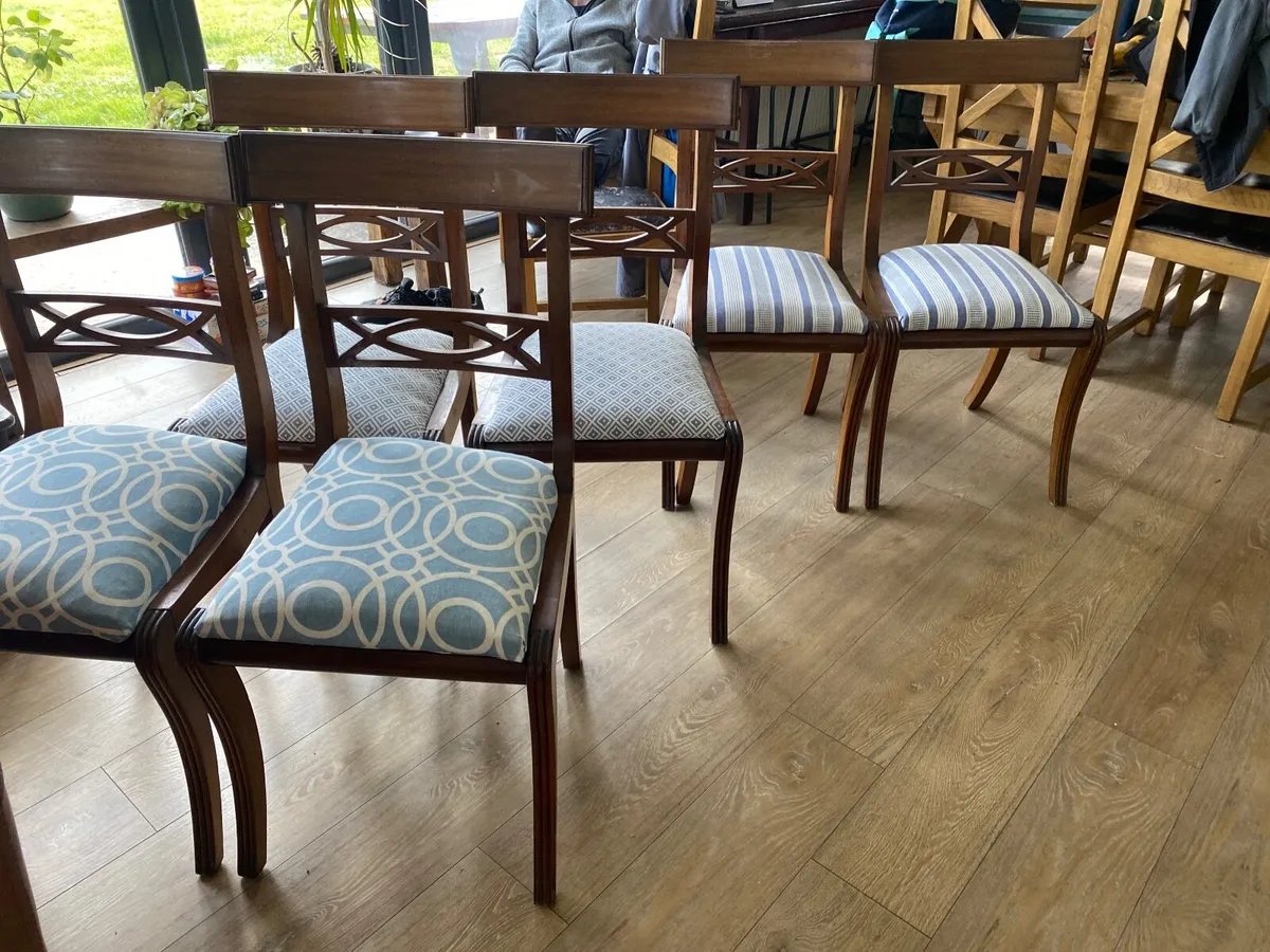 6 chairs - Image 1