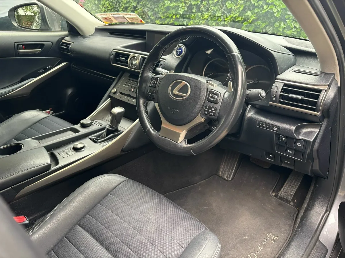 Lexus IS 300H 2.5 Petrol Hybrid 2019 - Image 4