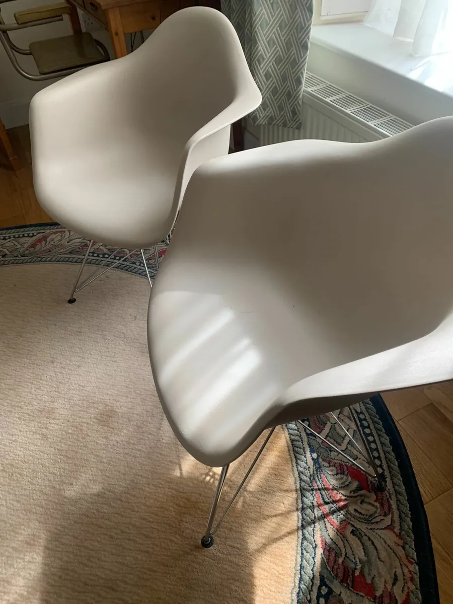 Eames Dar StyleChairs - Image 3