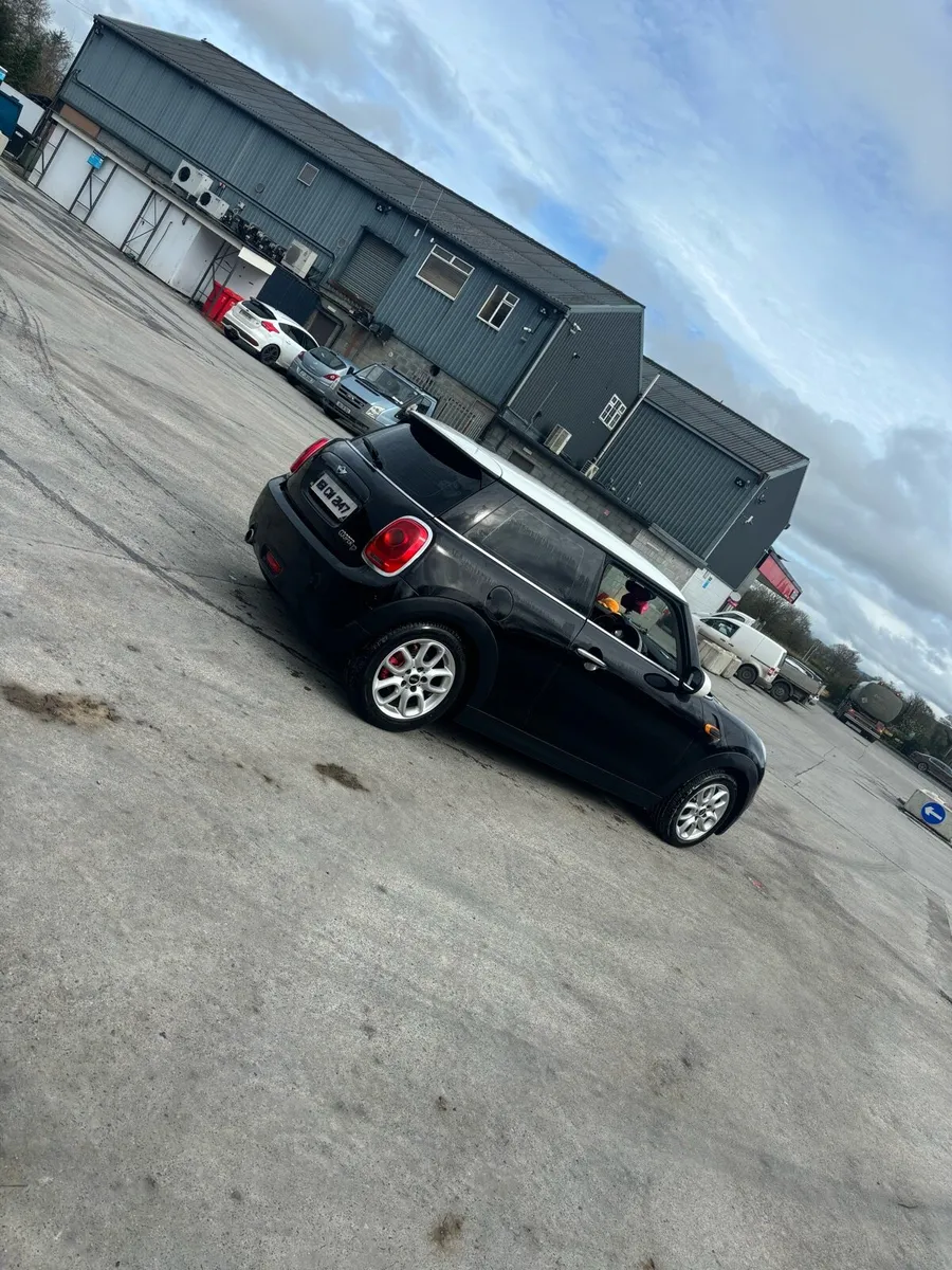 Car - Image 3