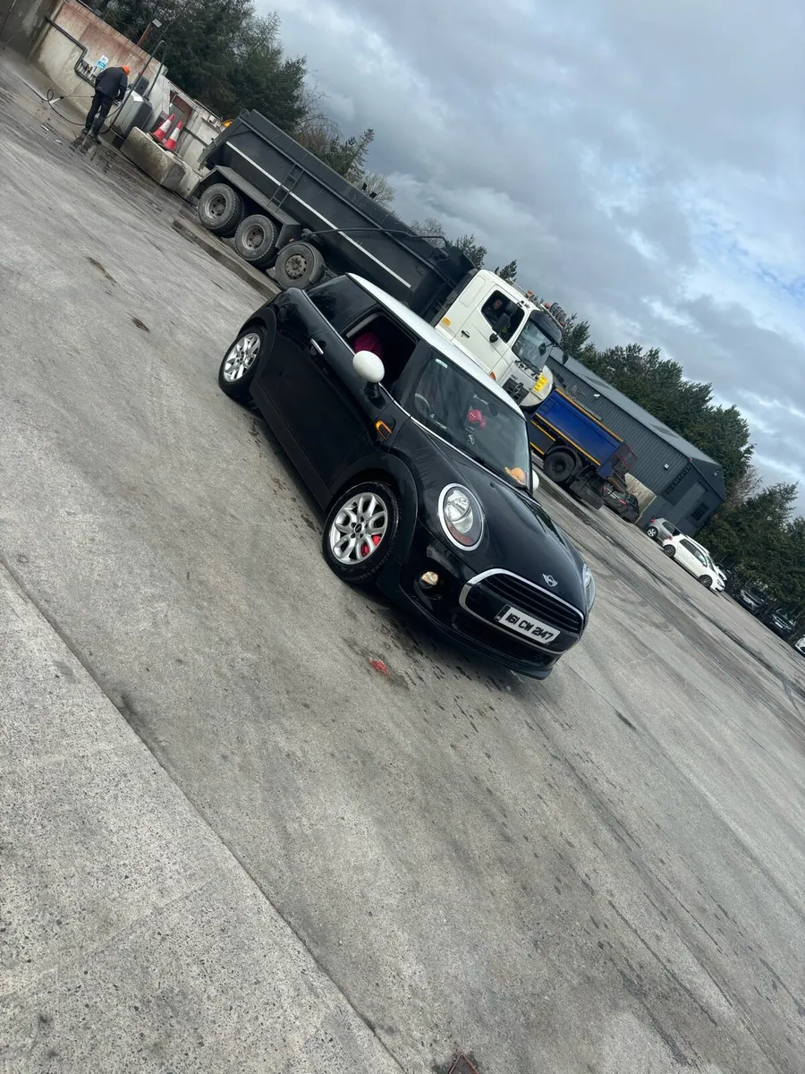 Car - Image 4