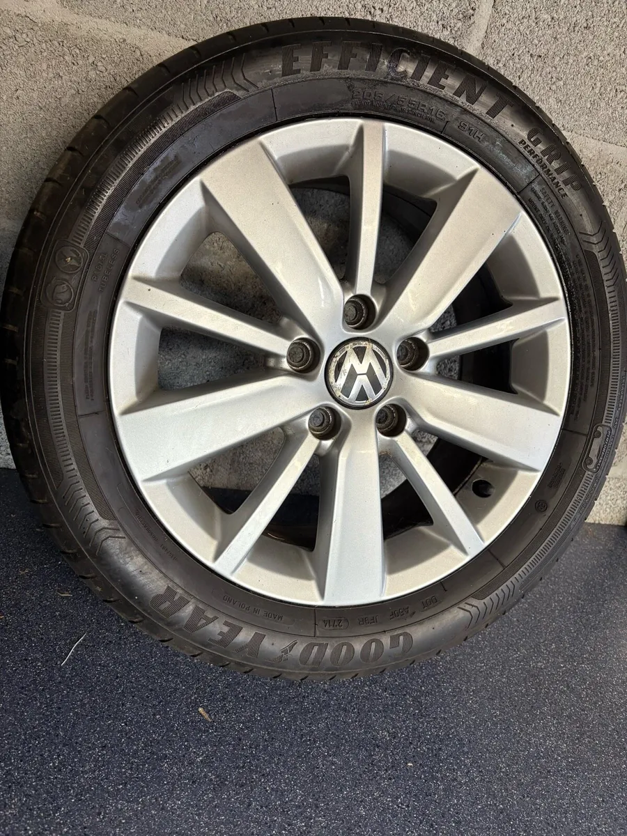 Alloy wheels 16’ and rear lights - Image 1