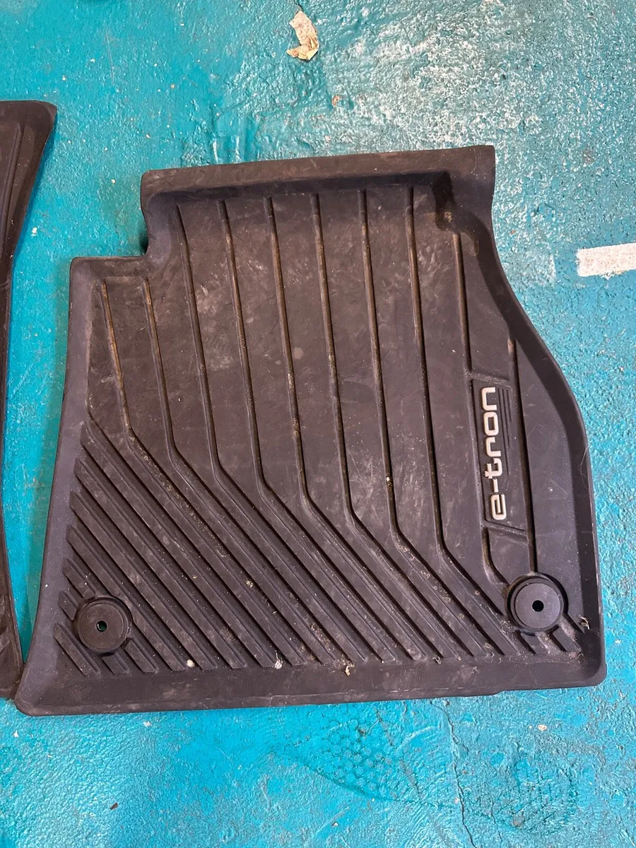 Audi E-Tron genuine rubber mats - Image 2