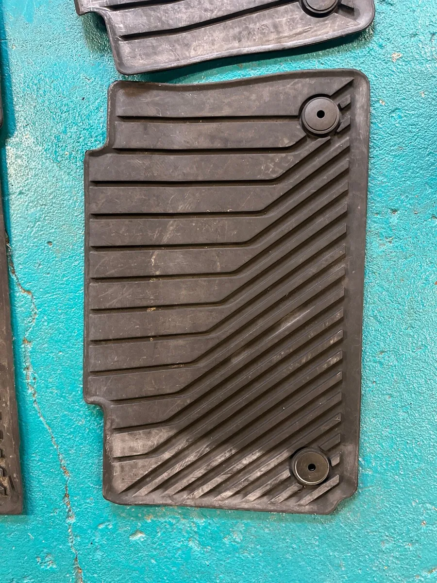 Audi E-Tron genuine rubber mats - Image 3
