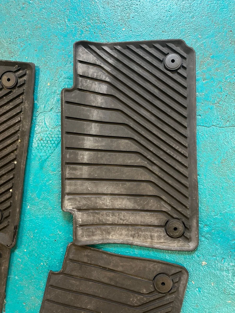 Audi E-Tron genuine rubber mats - Image 4