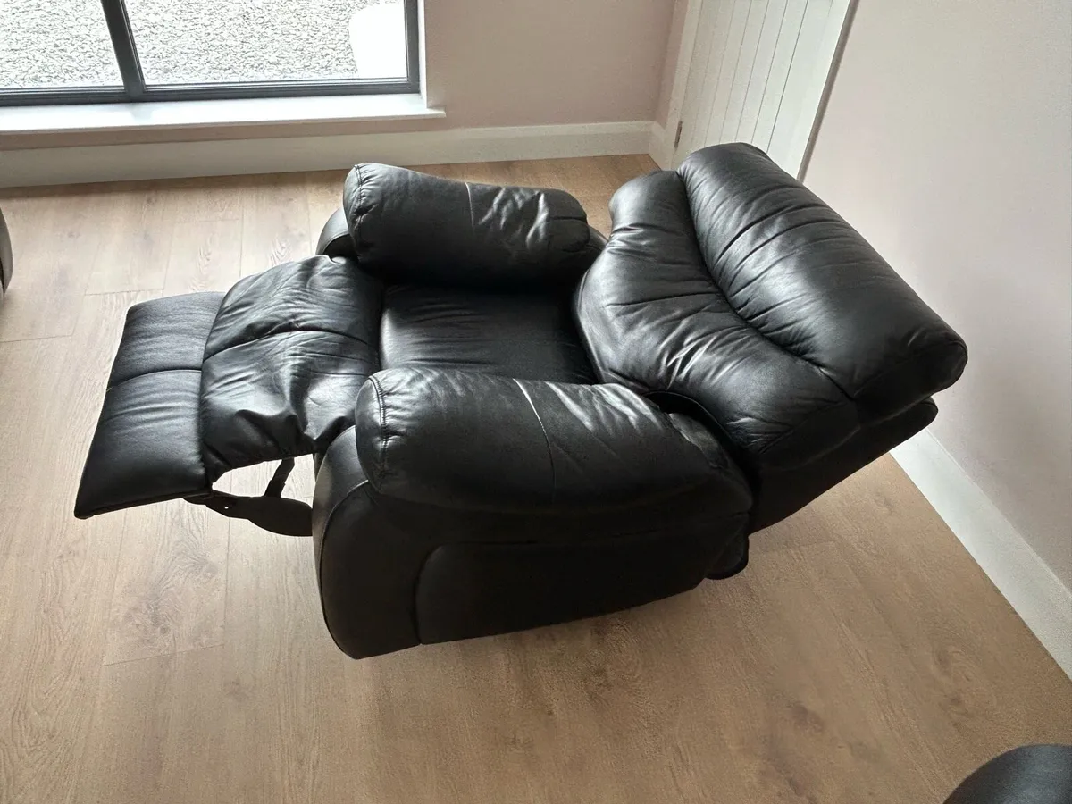 La-Z-Boy Leather Recliners - Image 2