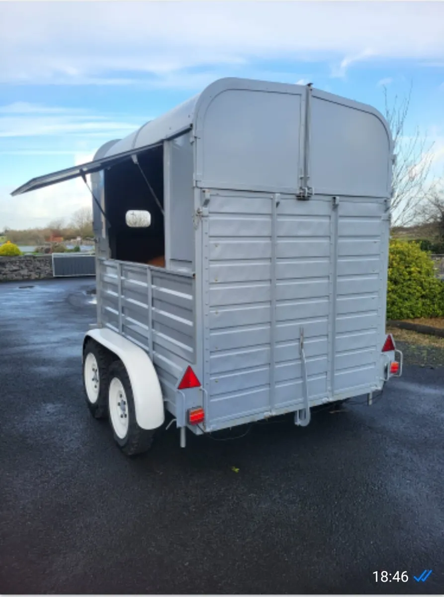 Catering trailor - Image 2