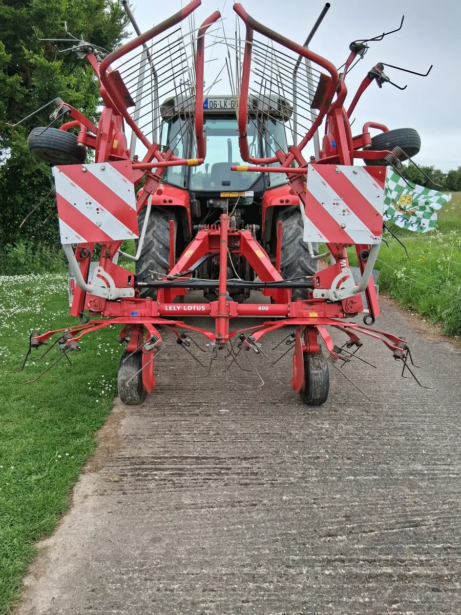 LELY LOTUS 600 4 ROTOR TEDDER. - Image 1