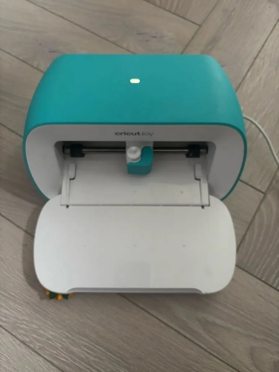 Cricut joy + accessories - Image 1