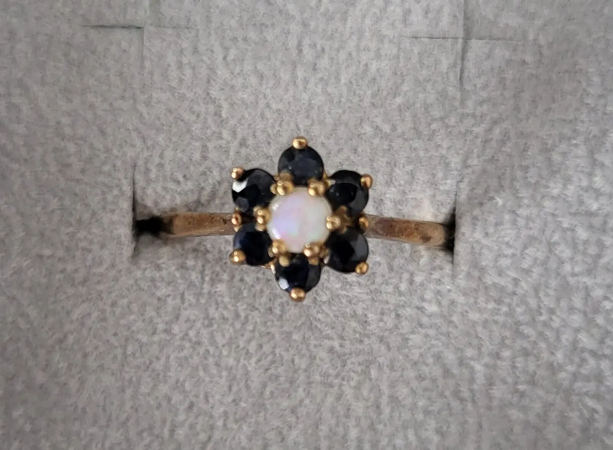 9ct gold, Opal & Sapphire  ring - Image 1