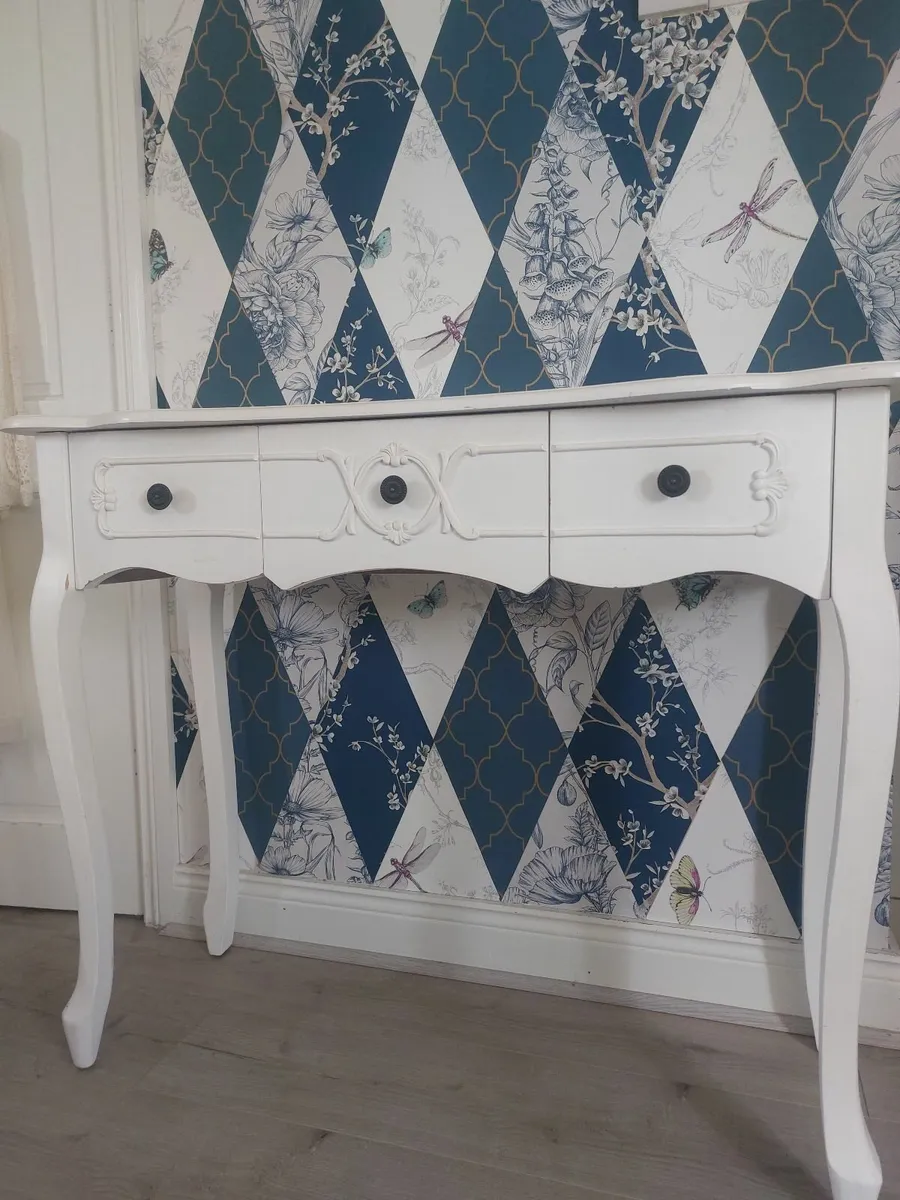 Dressing Table with three lined drawers - Image 3
