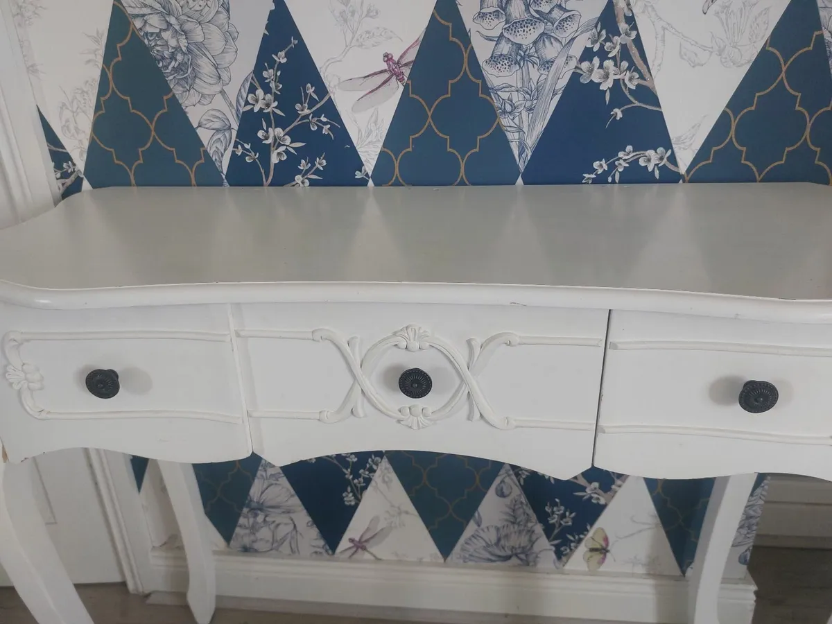 Dressing Table with three lined drawers - Image 4