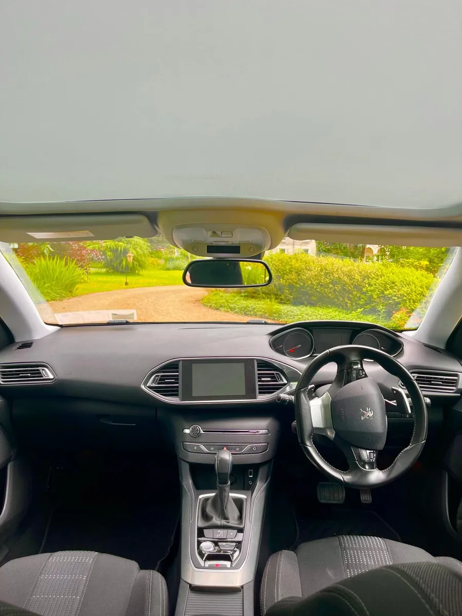 Peugeot 308 2016 - Image 2