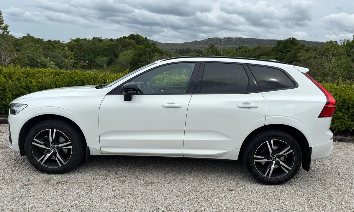2021 Volvo XC60 R design Auto DIESEL - Image 2