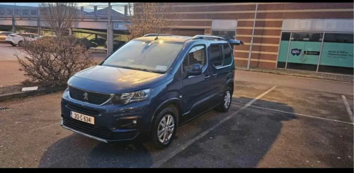 Peugeot Rifter Wheelchair Accessible Vehicle - Image 2
