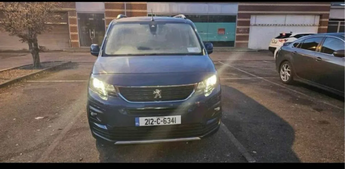 Peugeot Rifter Wheelchair Accessible Vehicle - Image 3