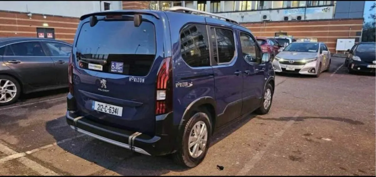 Peugeot Rifter Wheelchair Accessible Vehicle - Image 4