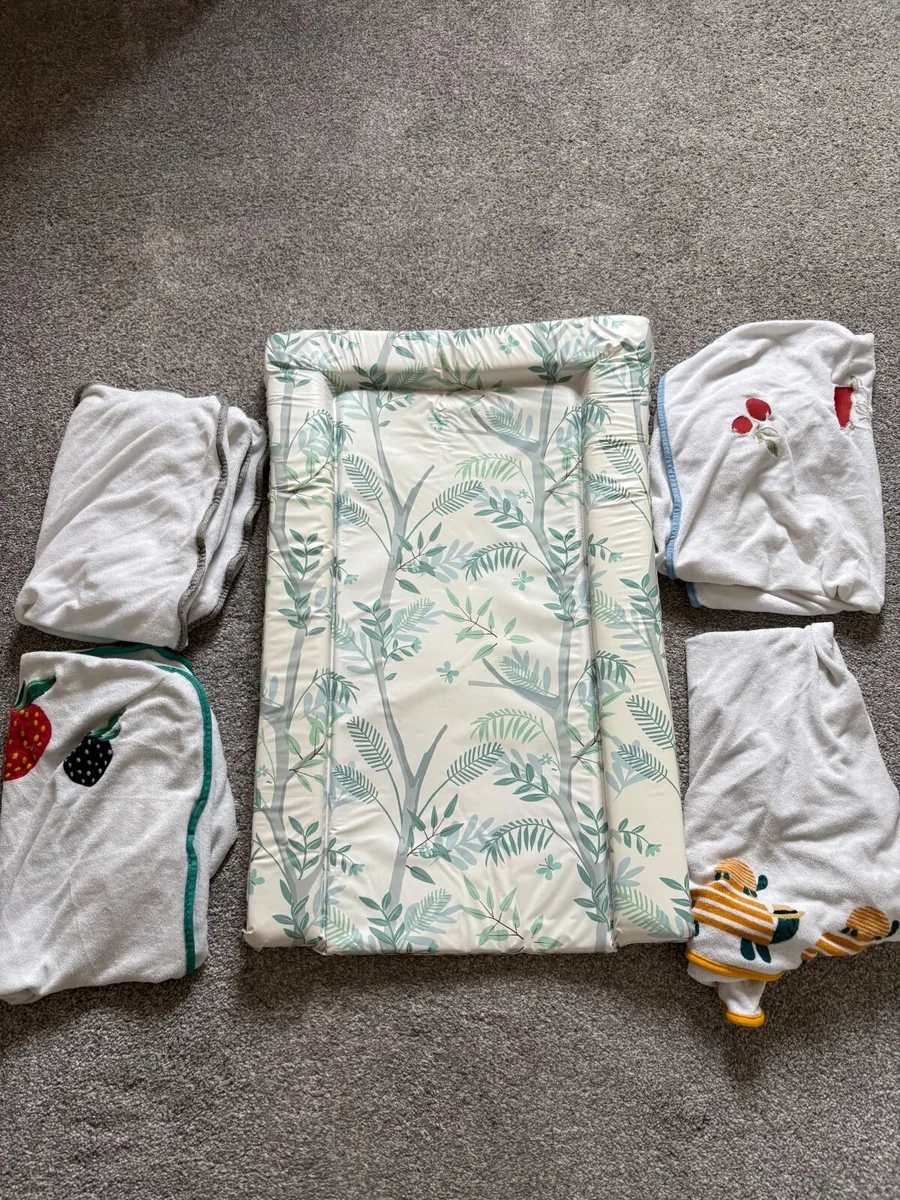 Baby changing mat - Image 1