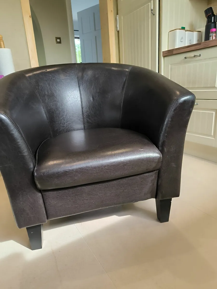 Tub chair - Image 1
