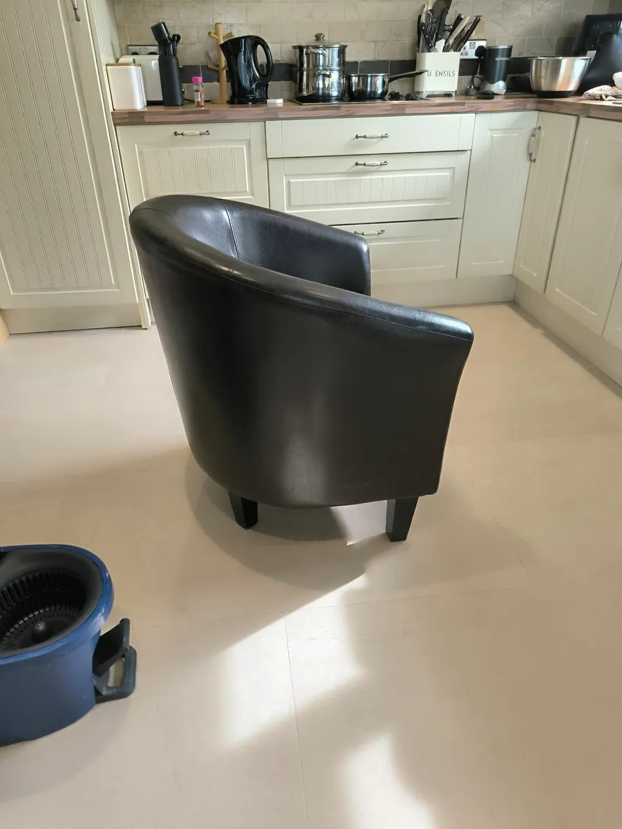 Tub chair - Image 2
