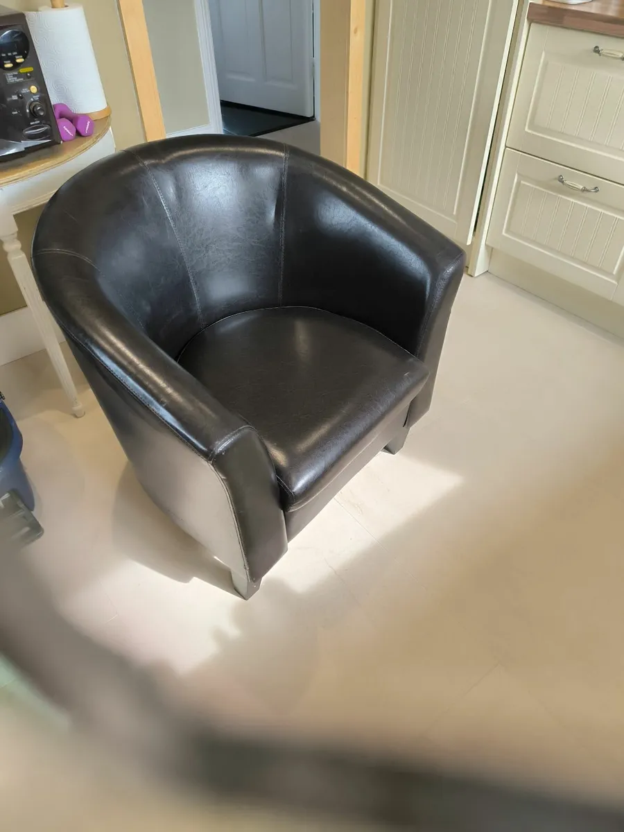 Tub chair - Image 3