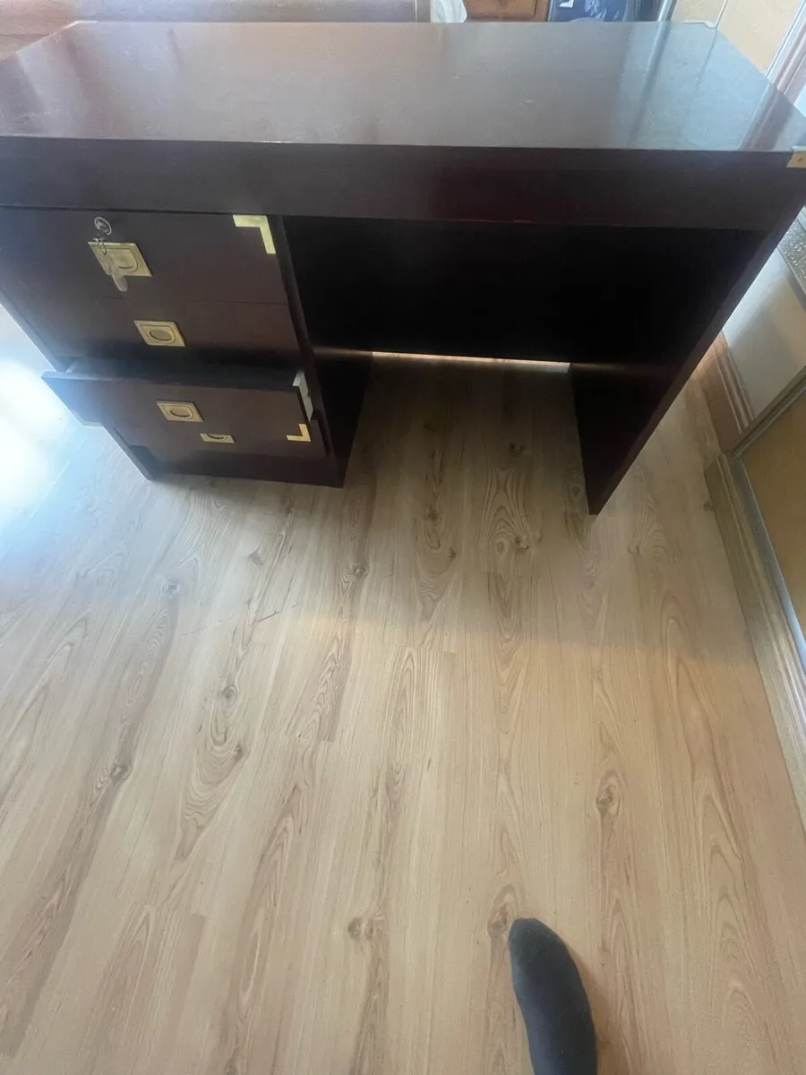 Office/ Bedroom table - Image 4