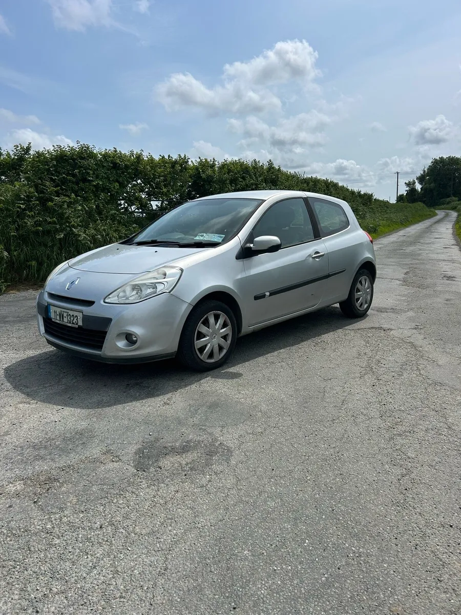 2011 Renault Clio 1.5dsl royale - Image 3