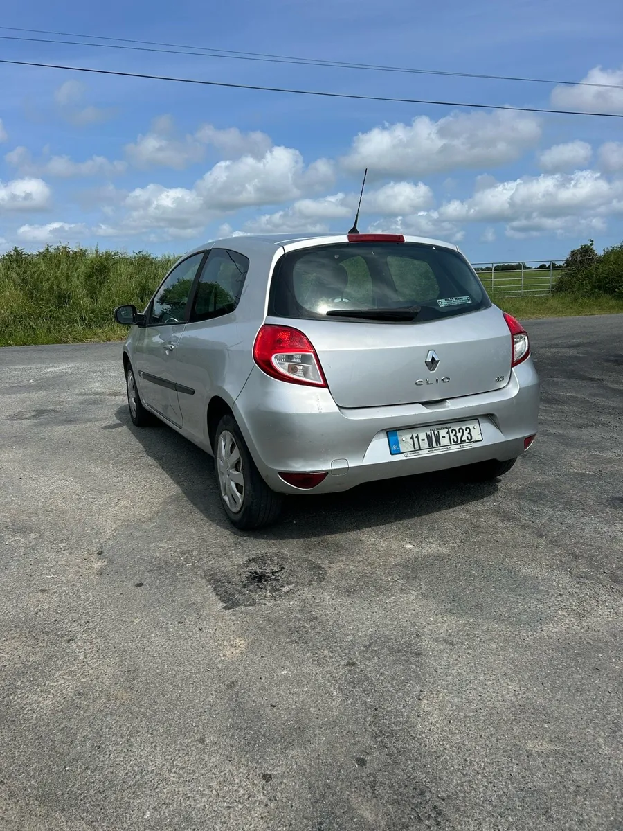 2011 Renault Clio 1.5dsl royale - Image 4