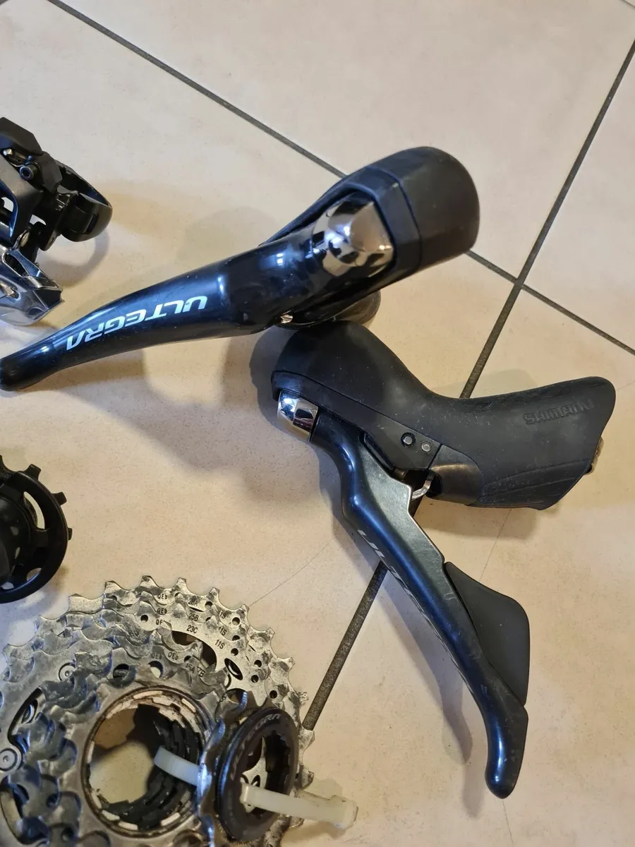 Ultegra 11 speed shifters, derailleurs and cassett - Image 3