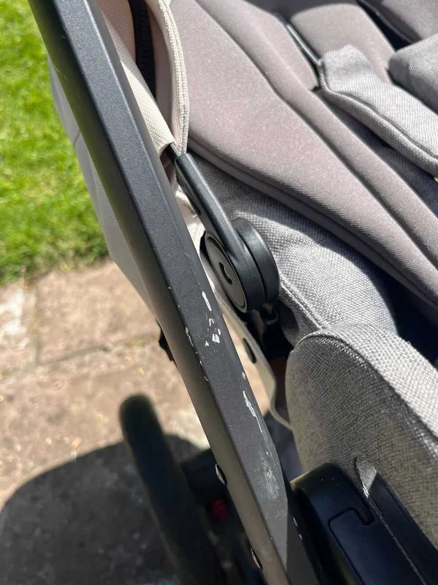 Nuna Mixx Pushchair Travel Bundle - Image 4