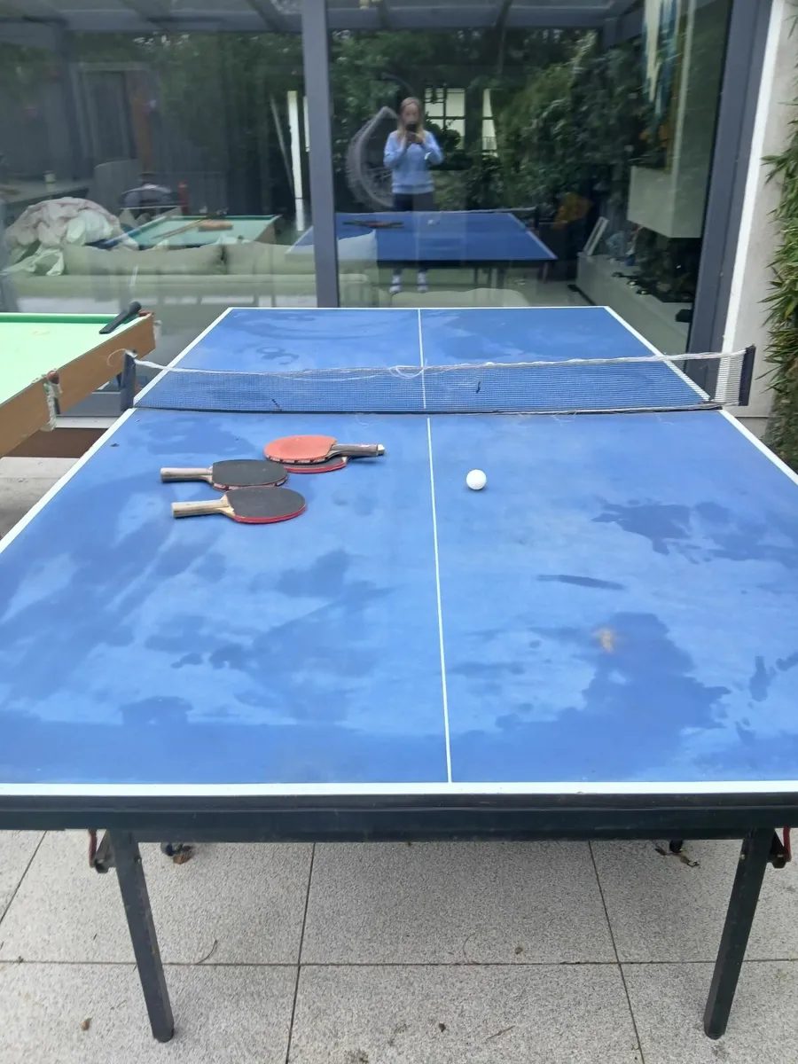Table tennis table - Image 1