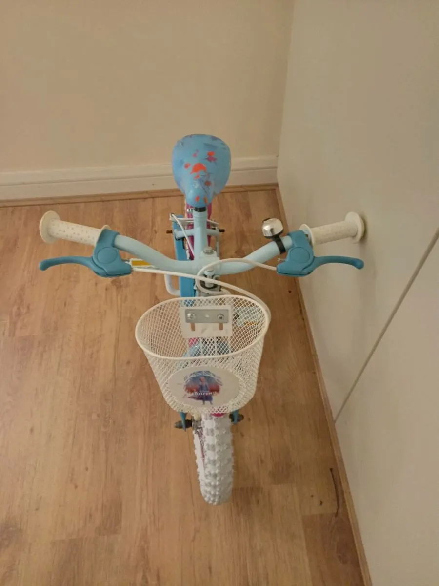 Kids frozen bike size 12 inch wheels. - Image 4