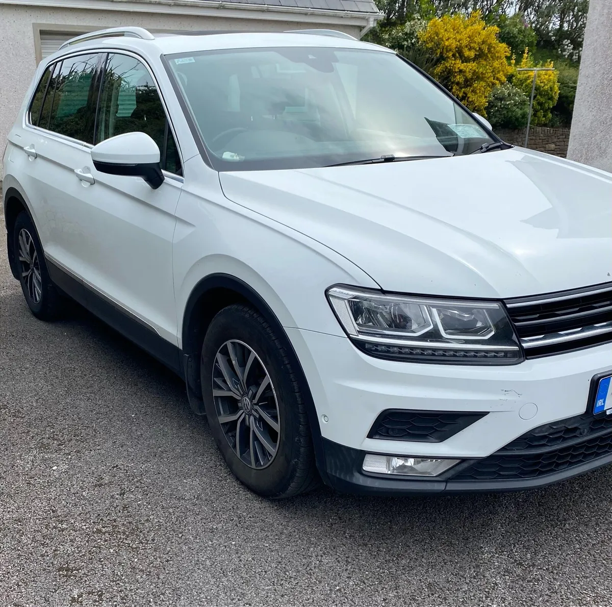 172 2017 VW Tiguan. Lady Owner from new - Image 3