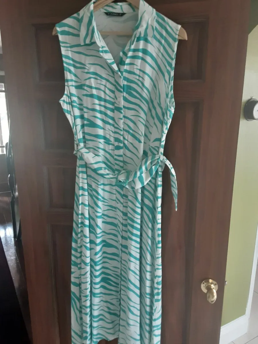 Ladies belted dress size 14 - Image 4