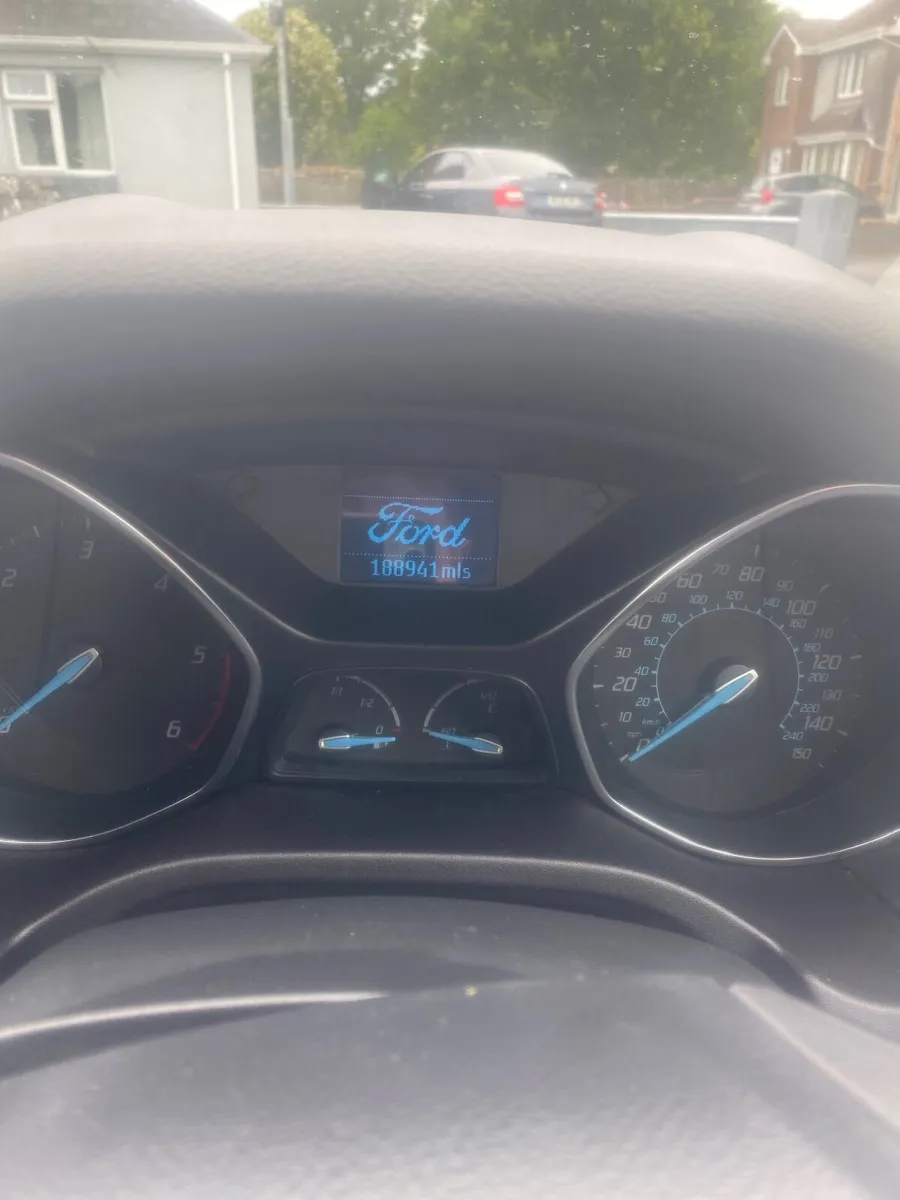 Ford Focus 2011 - Image 4