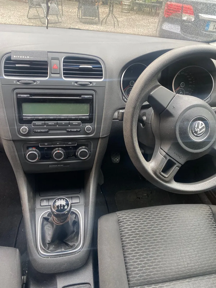 Volkswagen Golf 2010 - Image 3