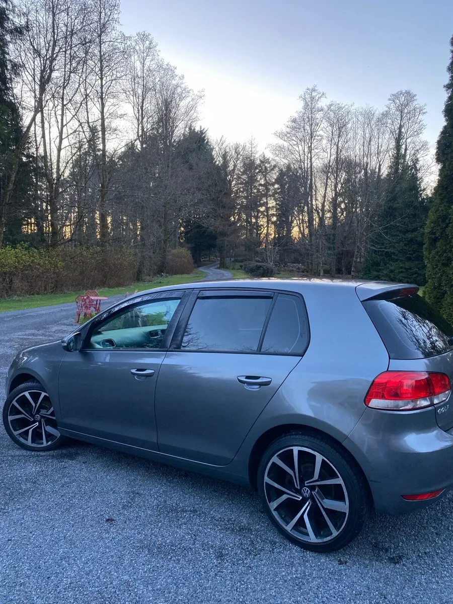 Volkswagen Golf 2010 - Image 4
