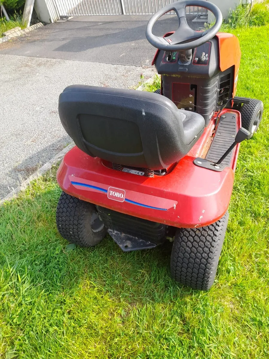 Toro Lawnmower Tractor - Image 3
