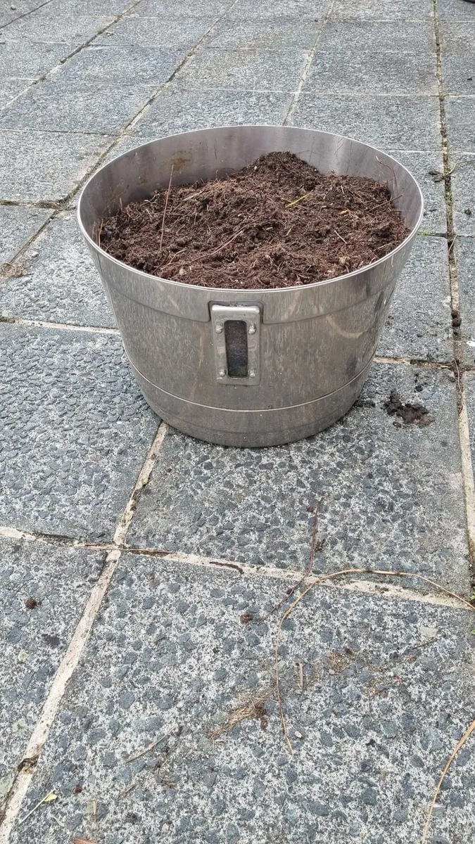 Vintage galvanised metal planter pair - Image 2